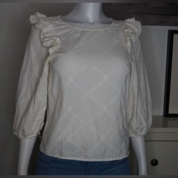Zara Tops - Zara Ivory Top With Ruffles & 3/4ths Sleeves Size XS